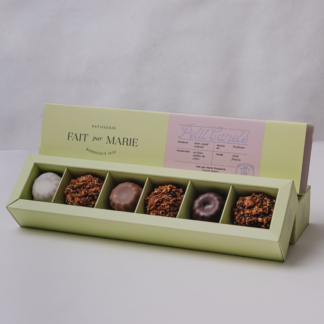 Canelé Petit Crunchy  (Diferentes baños de chocolate y praliné).