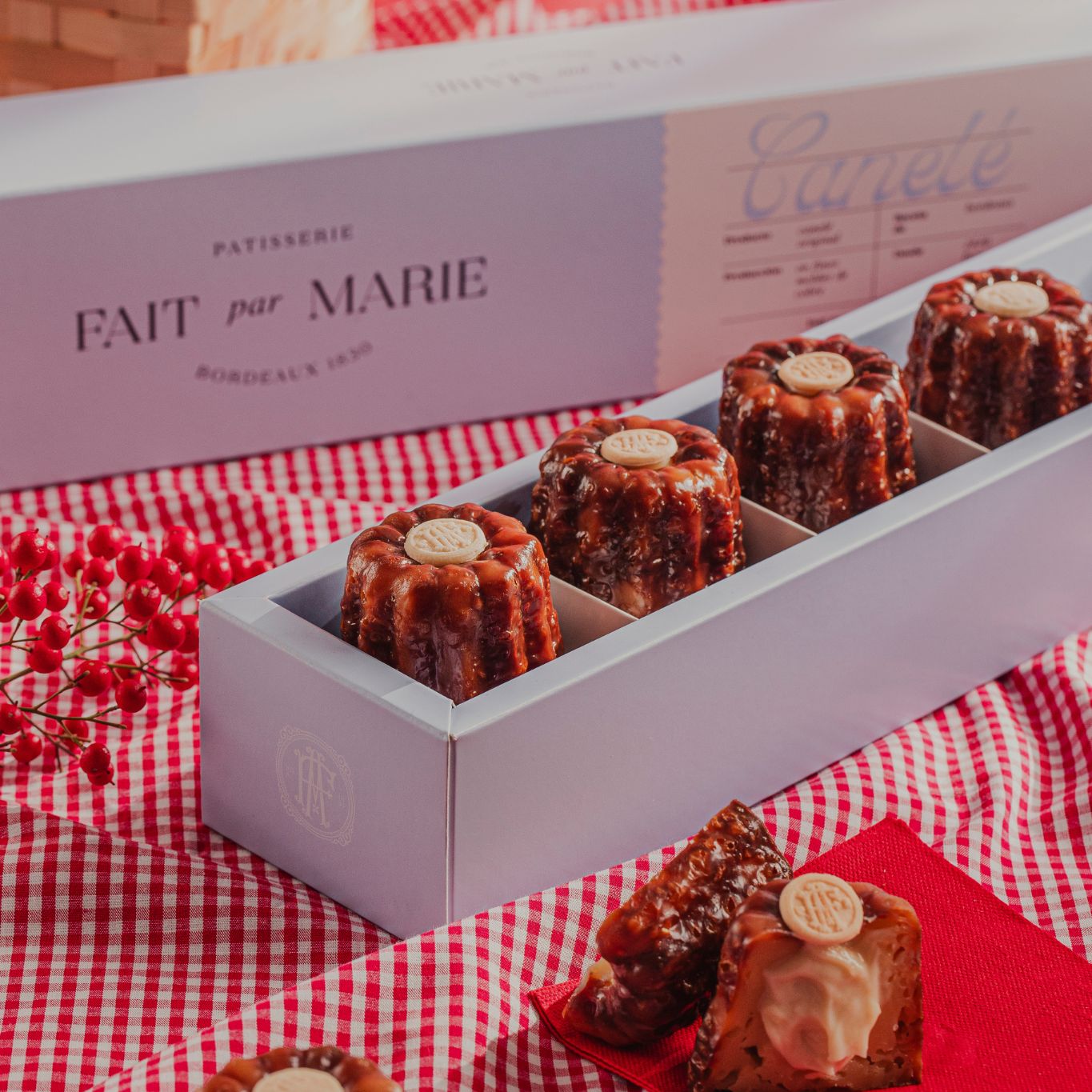 Canelés Rellenos de Manjar Blanco